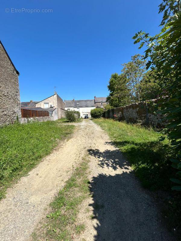 Terrain à LE TEMPLE-DE-BRETAGNE