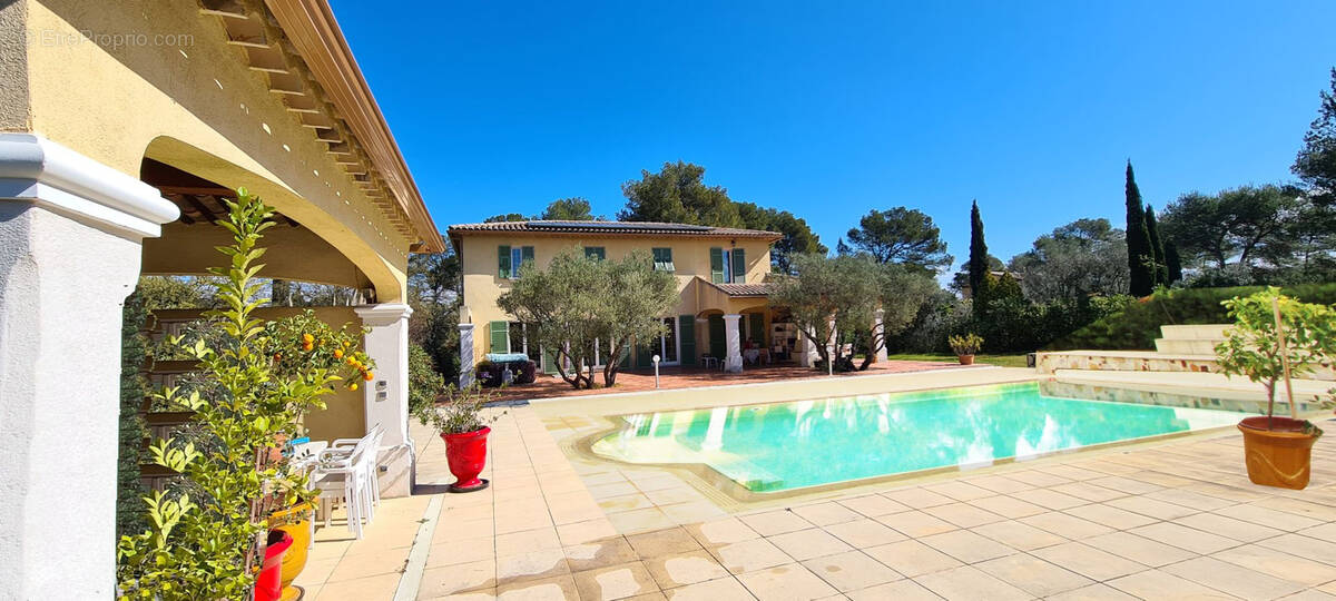 Maison à LE CANNET-DES-MAURES