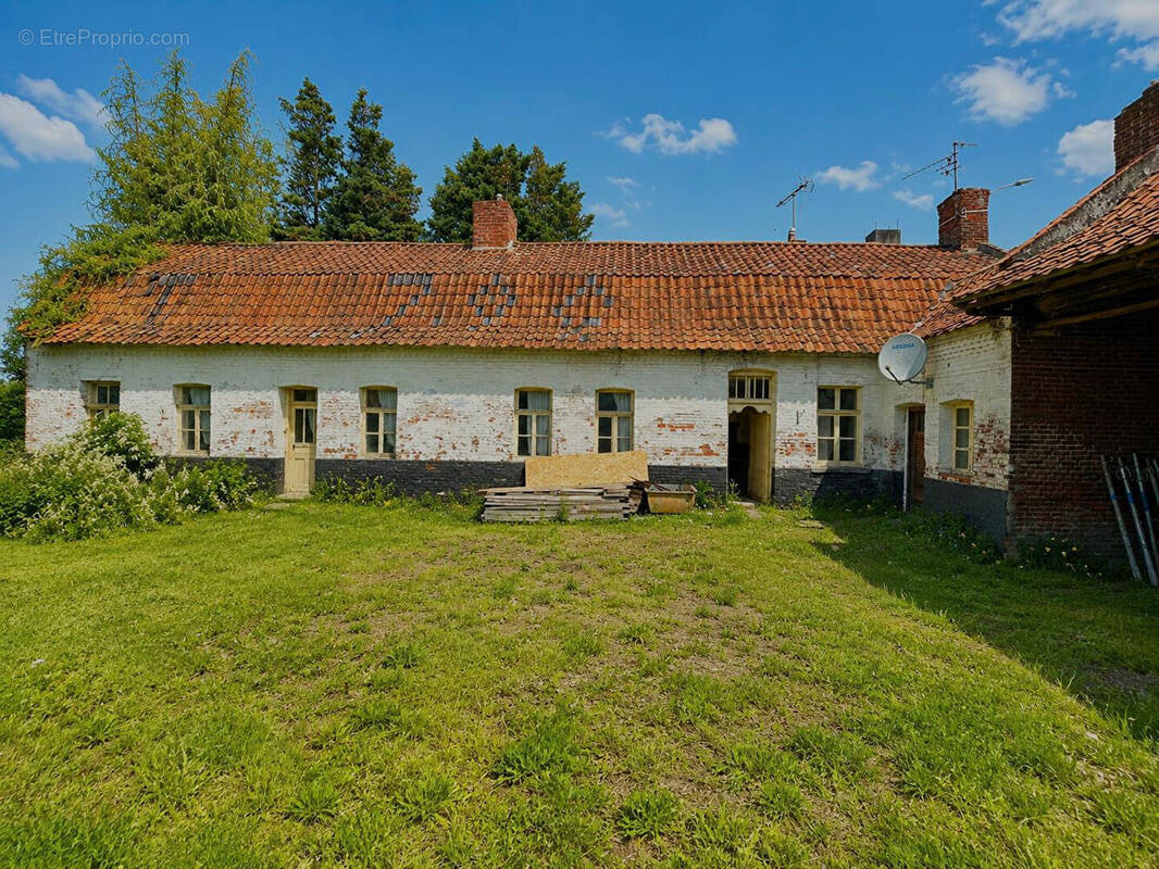 Maison à COUTICHES