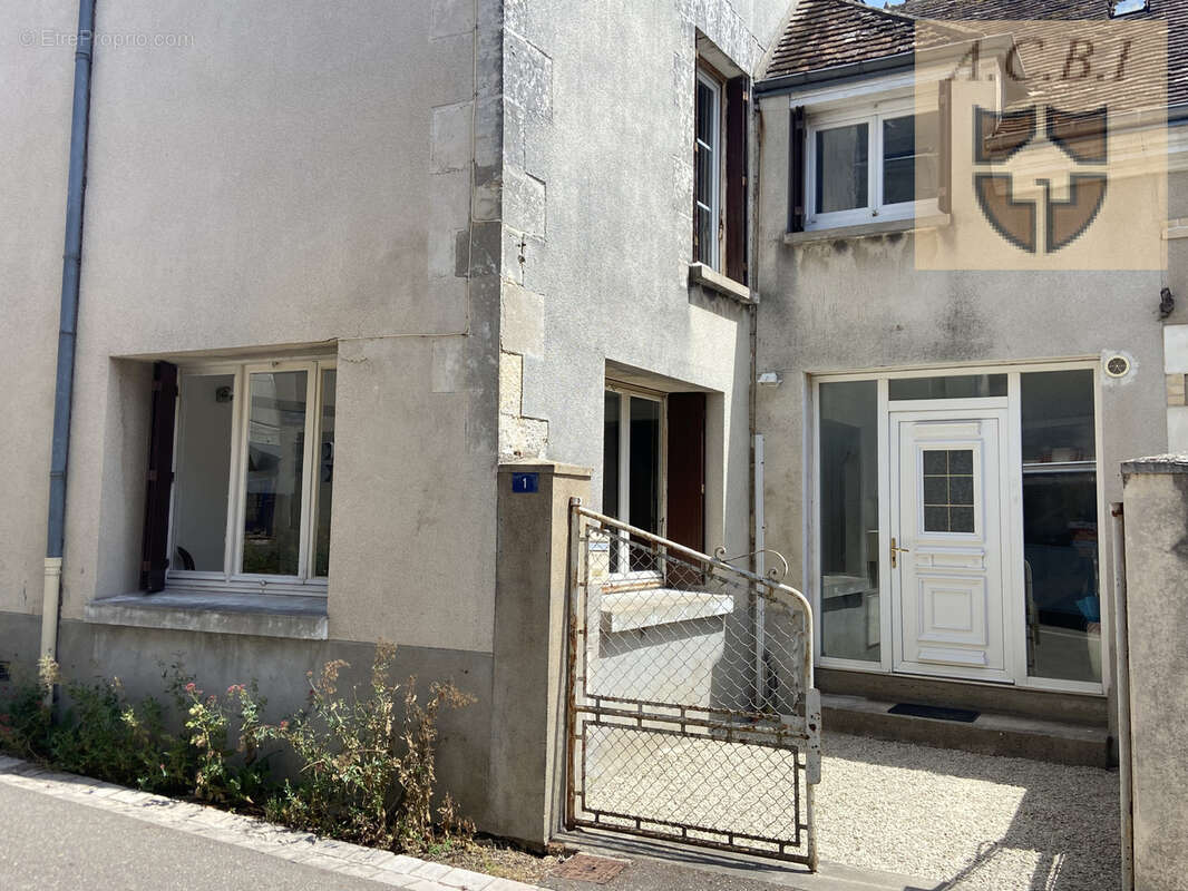 Ensemble immobilier avec maison d'habitation et local commercial attenant - photo 6