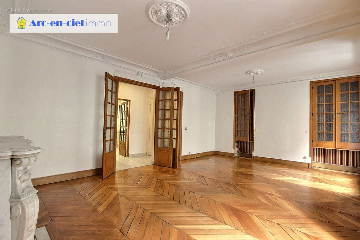Appartement à PARIS-10E