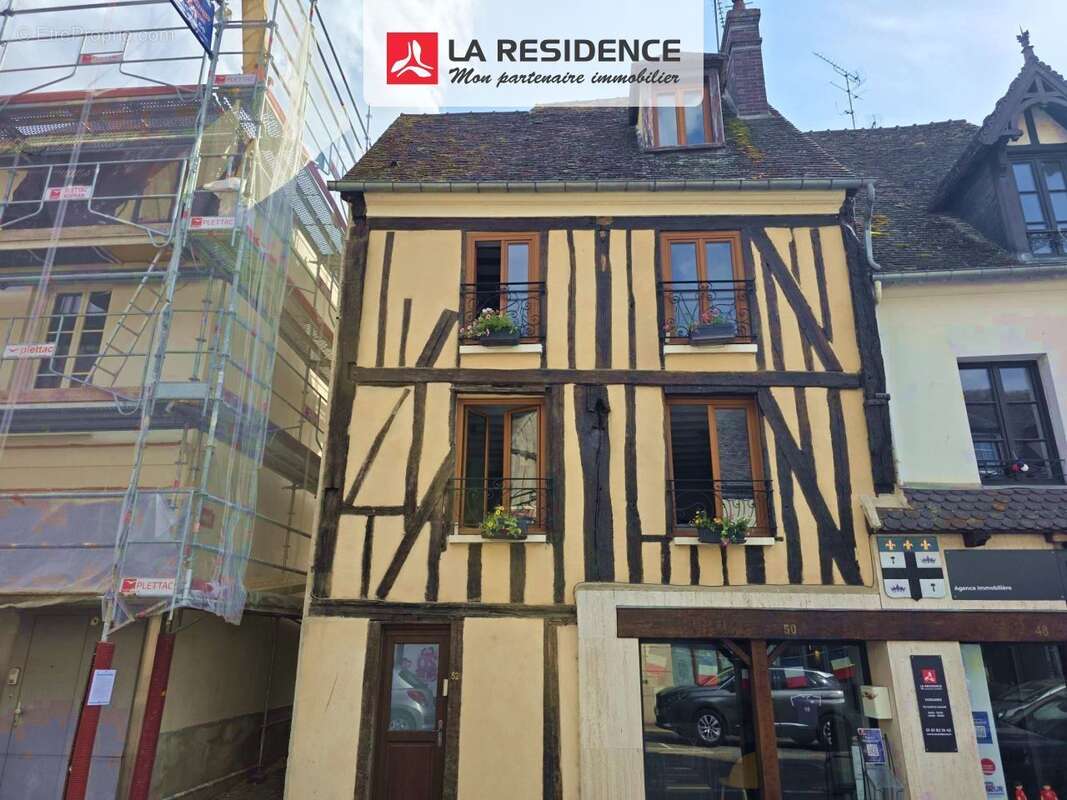 Maison 92 m² à Houdan  - photo 2