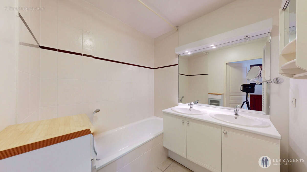 Appartement à SAINT-MARTIN-D&#039;HERES