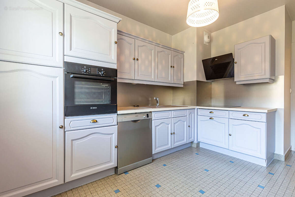 Agence immobiliere laforet -  exclusivite - "jacinthe" - annecy le vieux - appartement t3 de 71,08m² - cave - garage en option - photo 3