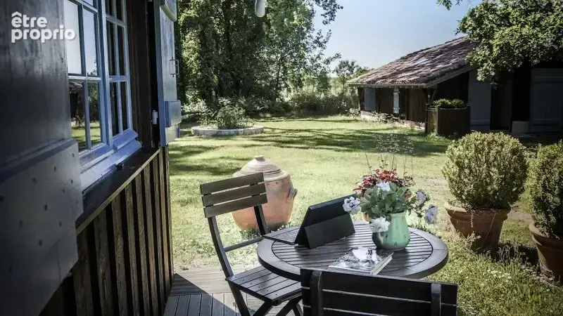 Landaise de caractère rénovée avec dépendances habitables sur plus de 8 400 m². - photo 3