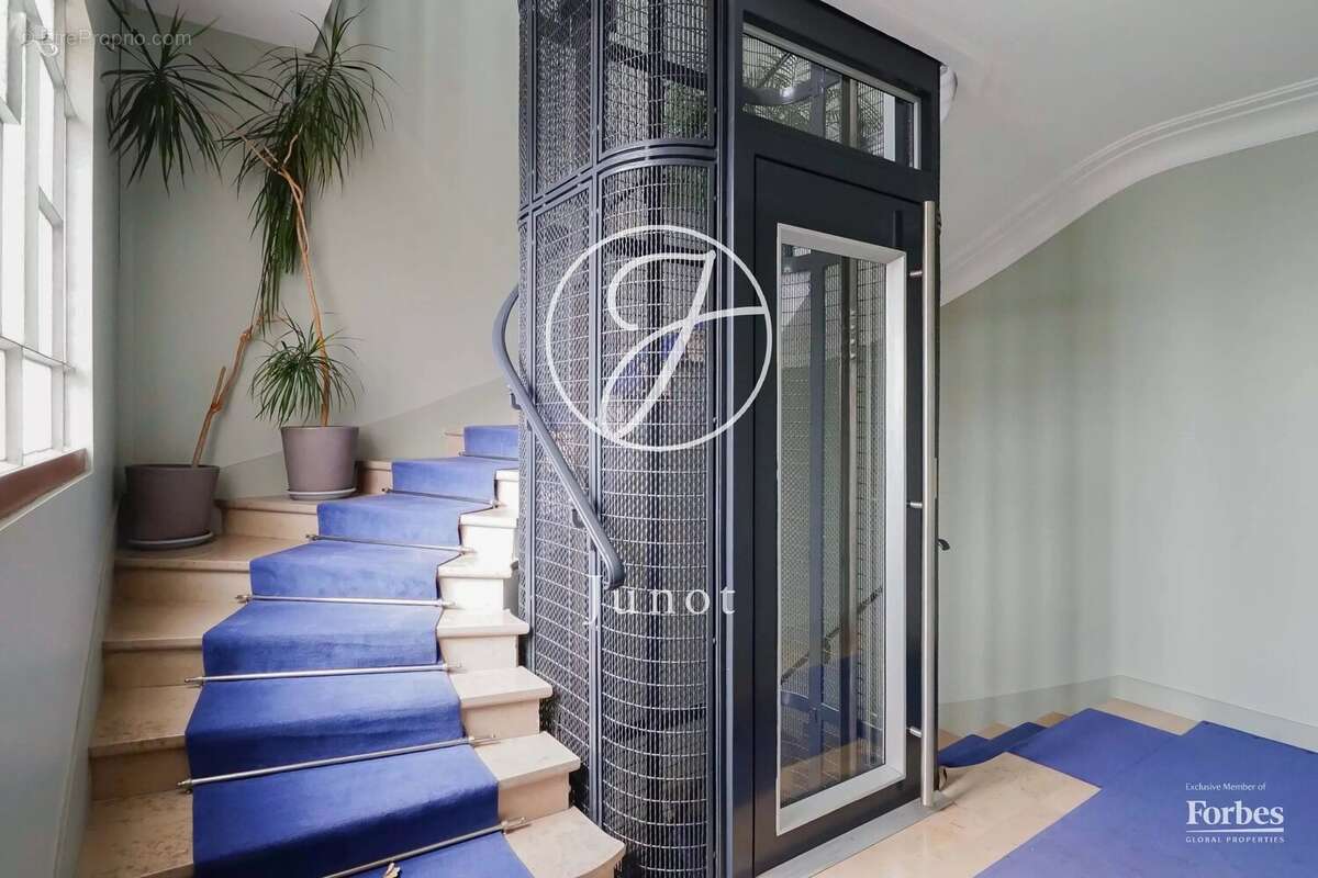 Appartement à PARIS-6E