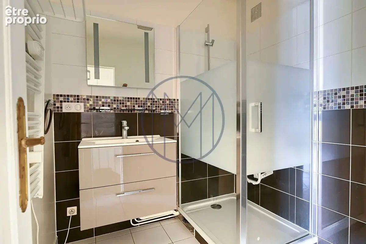 Appartement familial de 5 pièces avec cave, double box et grand balcon - photo 8
