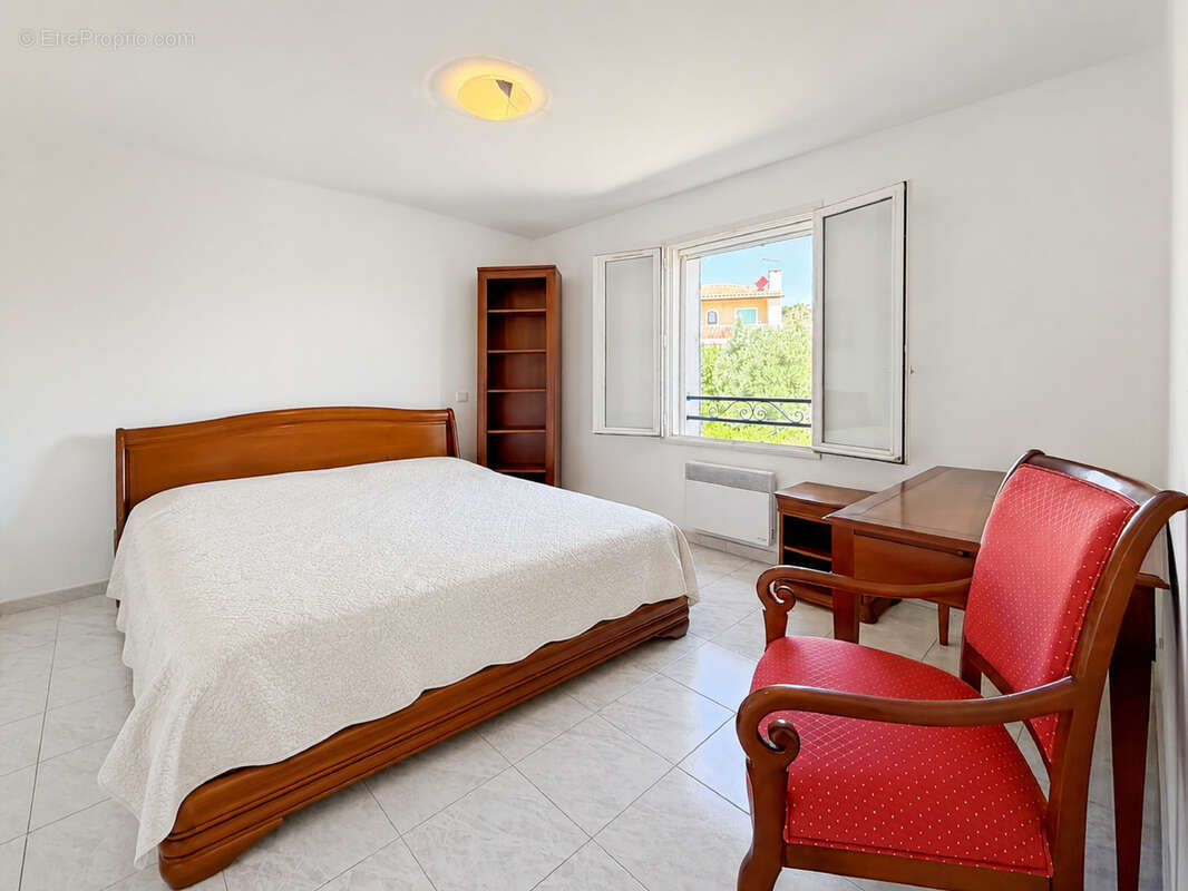 Carqueiranne – le pradon – 293 m² – vue mer – plage à pied – 2 habitations - photo 12