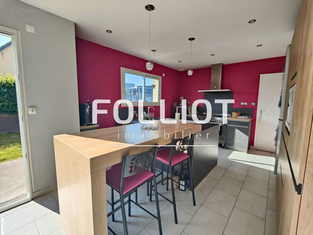 Maison à CONDE-SUR-VIRE