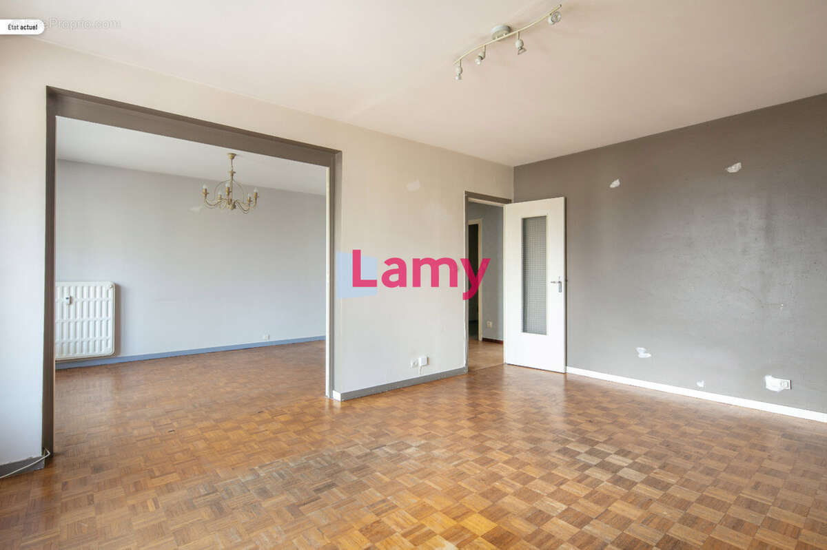 Appartement à MEYLAN