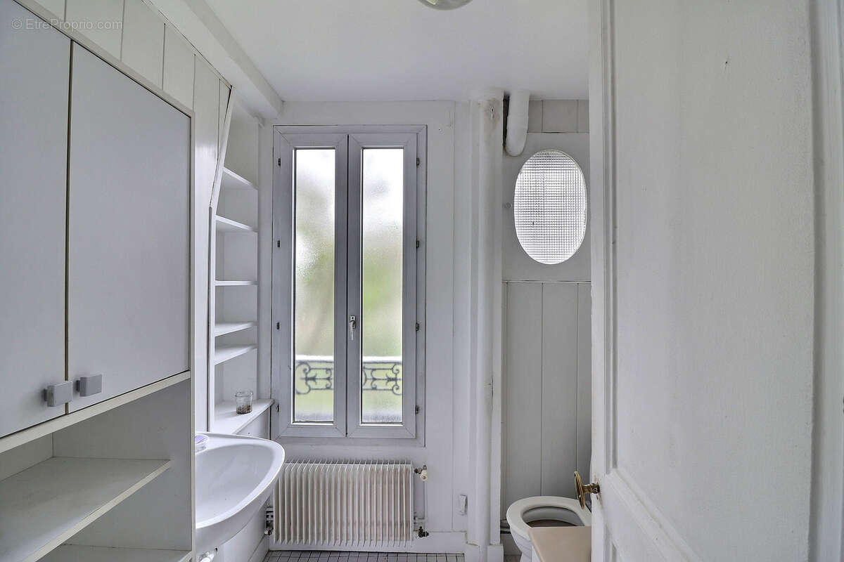 Appartement à PARIS-14E