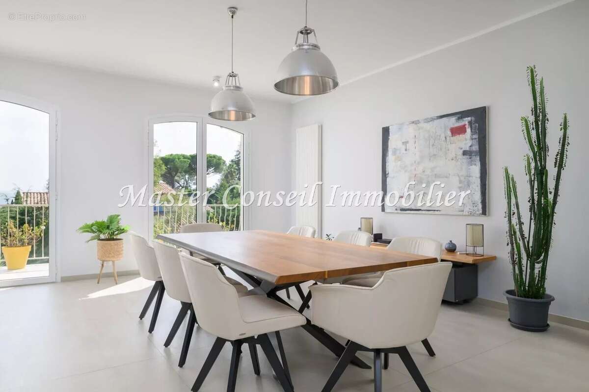 Vue Mer , Villa rénovée 280M²  contemporaine.  Parc arboré  2500M² - photo 27