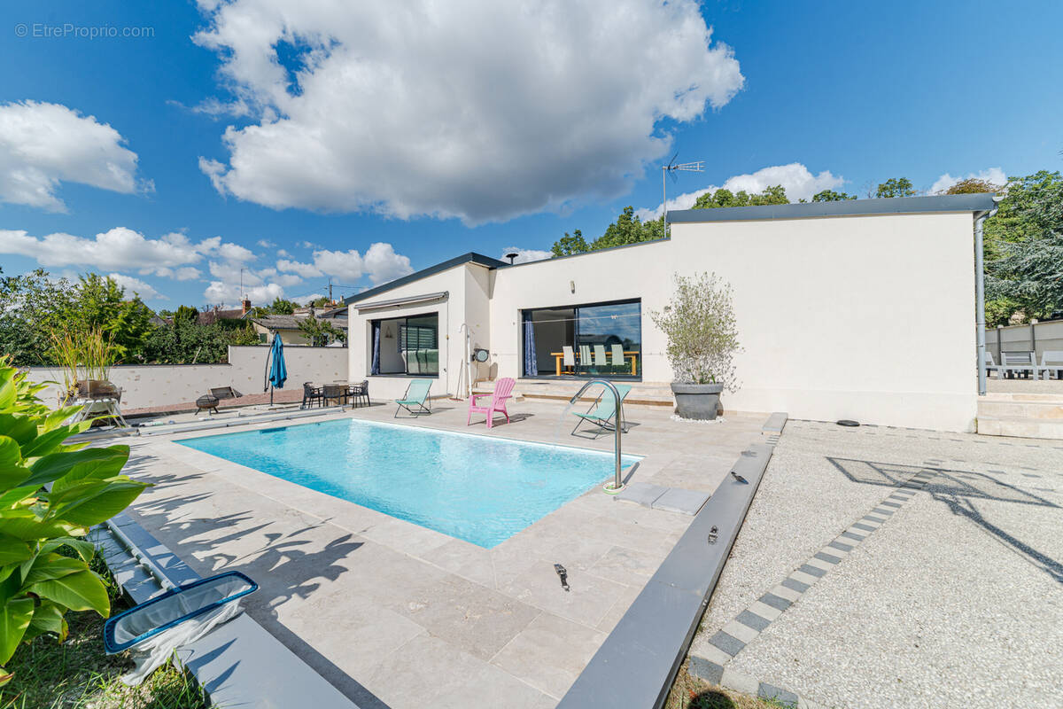 Maison à MONTLOUIS-SUR-LOIRE