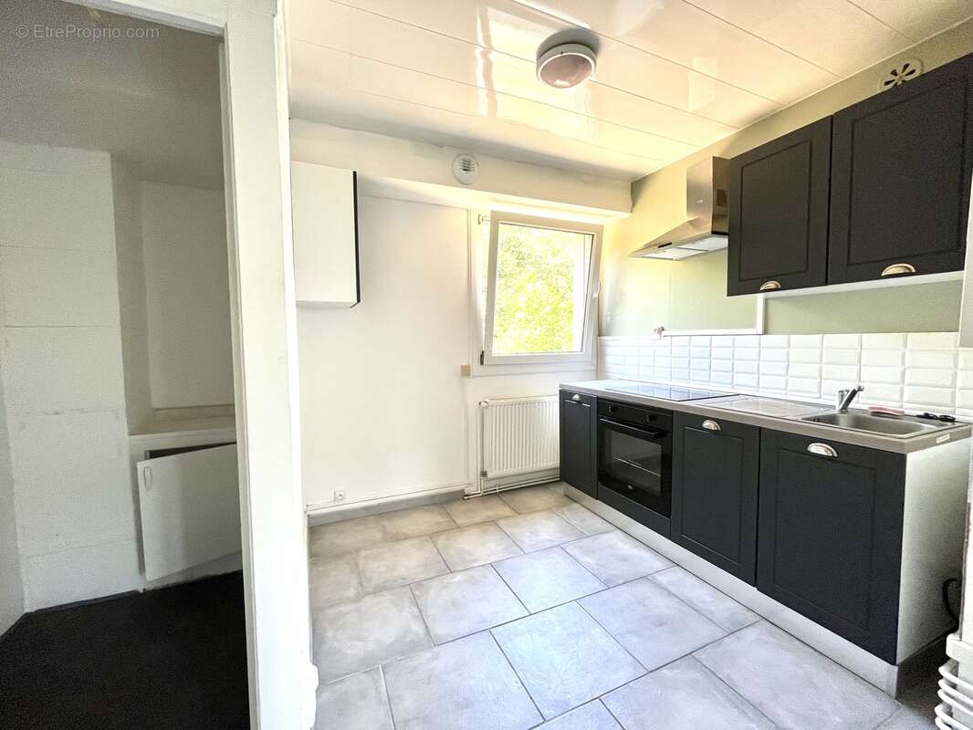 Appartement 620 m² à Charleville-Mezieres  - photo 125