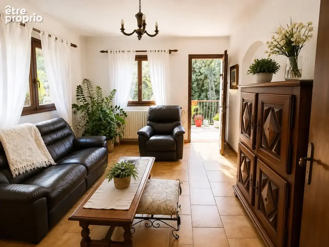 Saint-Paul-de-Vence   Villa niçoise individuelle à rénover avec fort potentiel sur terrain de 2 500 m2. - photo 8