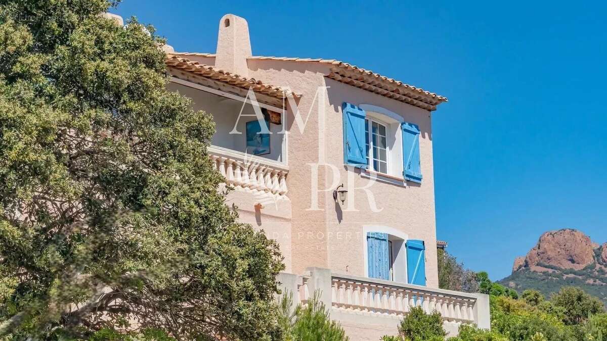 Villa Front de Mer à ANTHÉOR – 6 Pièces, 5 Chambres, Vue Mer Panoramique - photo 2