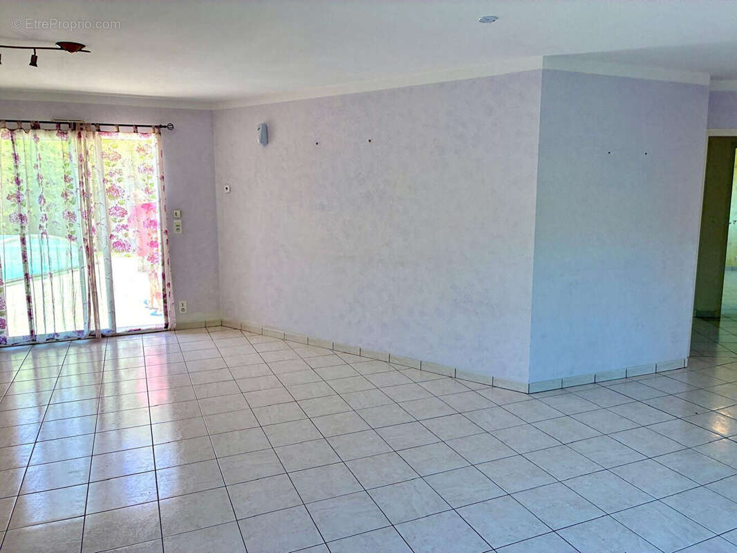 Maison de plain-pied avec piscine au Temple Sur Lot - photo 4