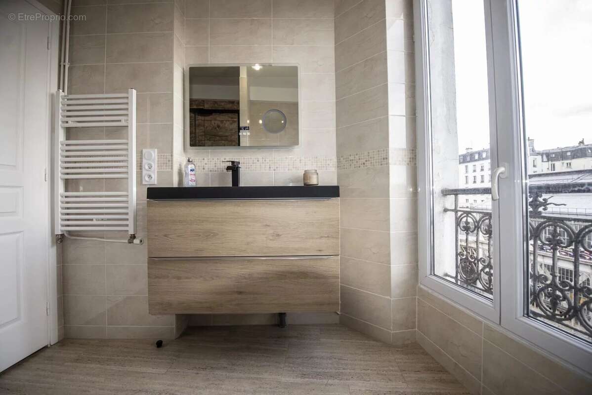 Appartement à PARIS-8E