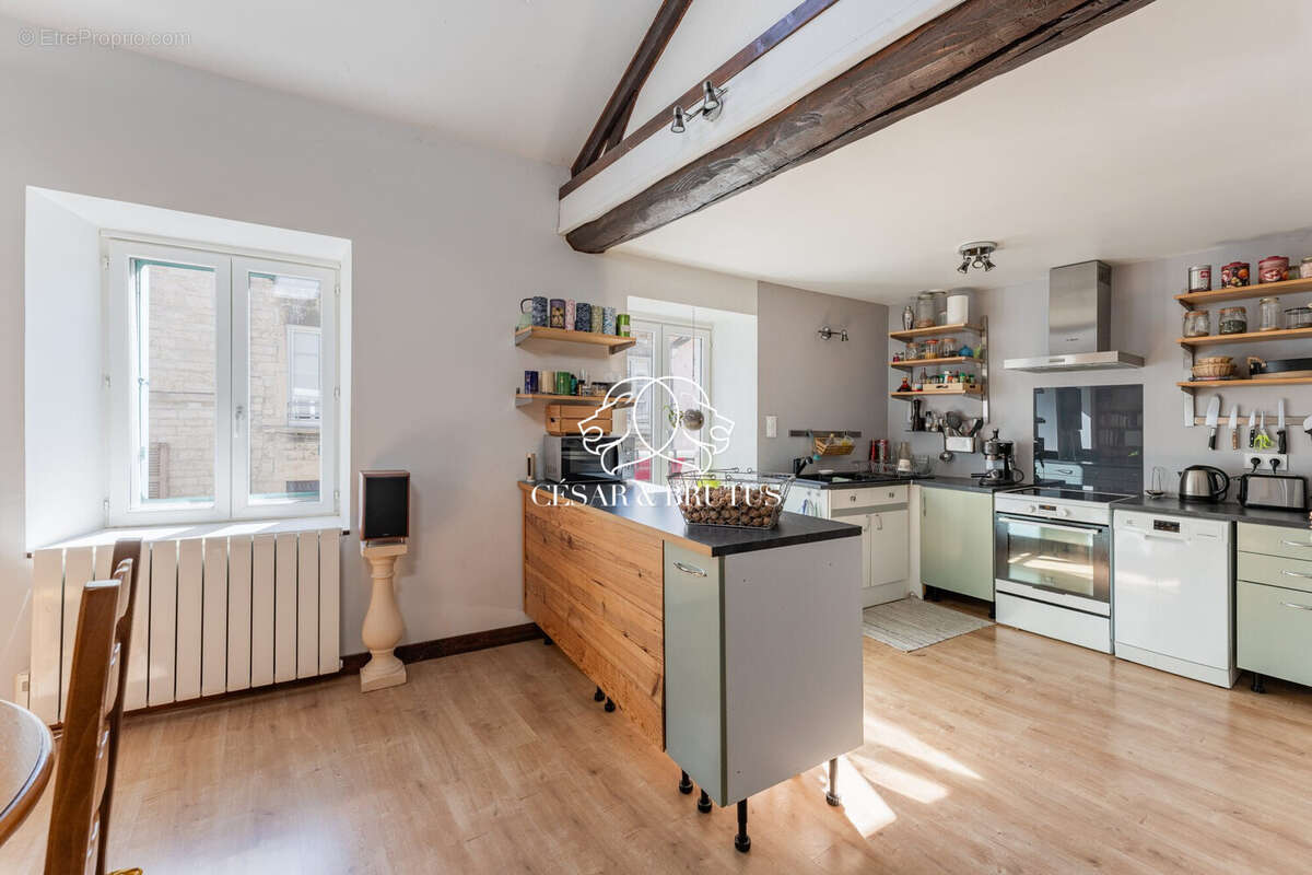 Appartement à LA TOUR-DU-PIN