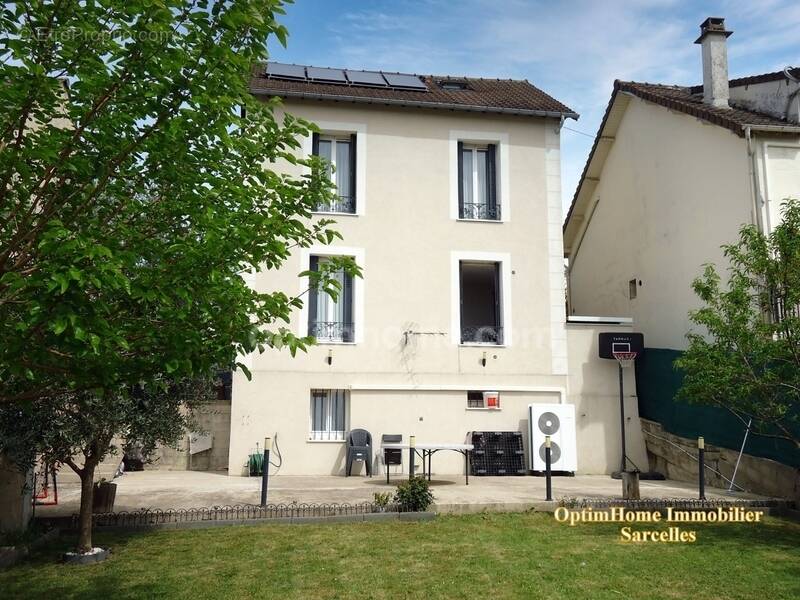 Maison à SARCELLES