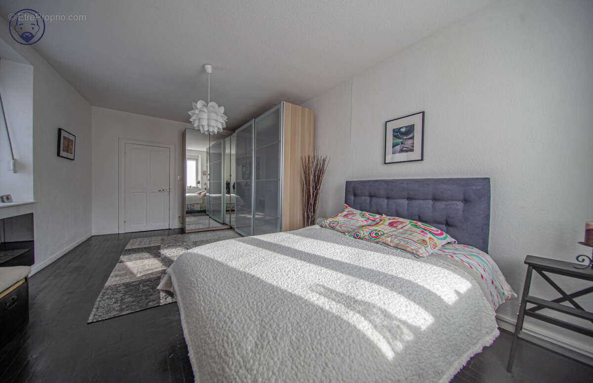 Maison à THIAUCOURT-REGNIEVILLE