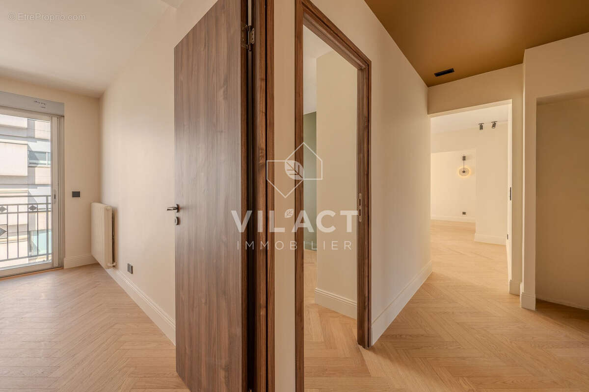 Appartement à PARIS-15E