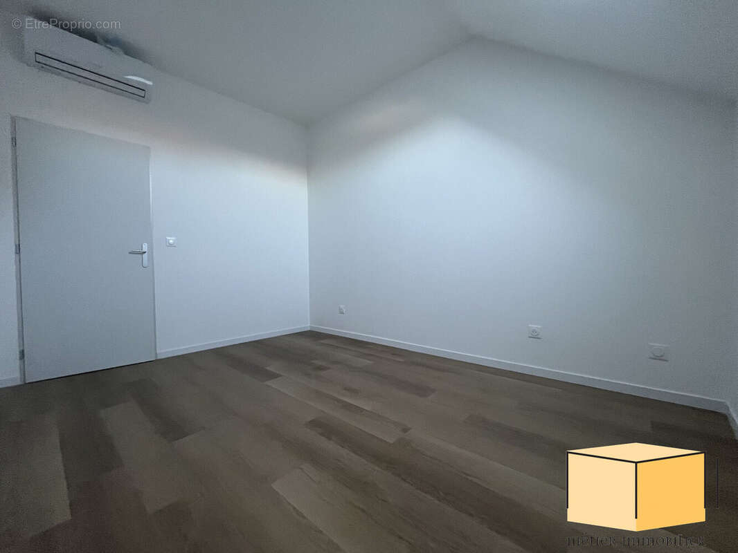 Appartement à YENNE