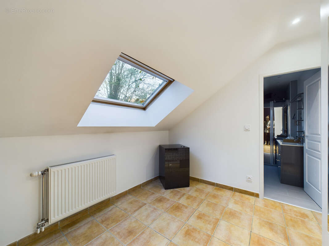 Maison à VIVIERS-DU-LAC