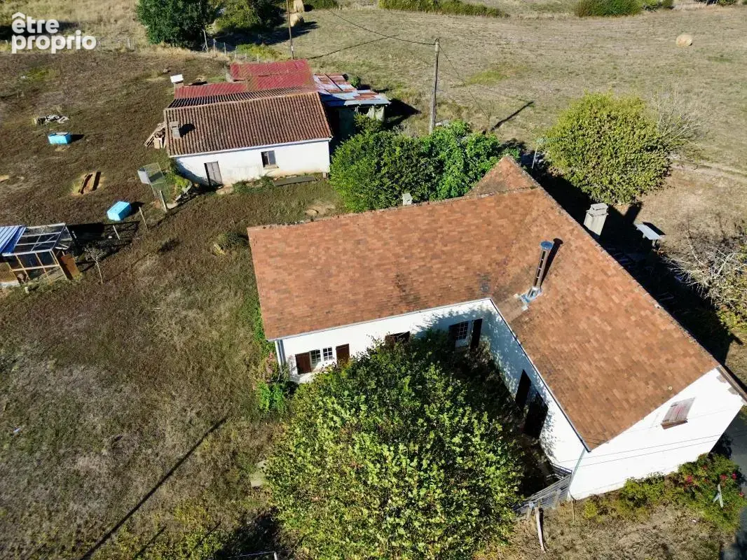 Maison de plain-pied sur 5,6 ha de prairies – vue dégagée – dépendances - photo 2