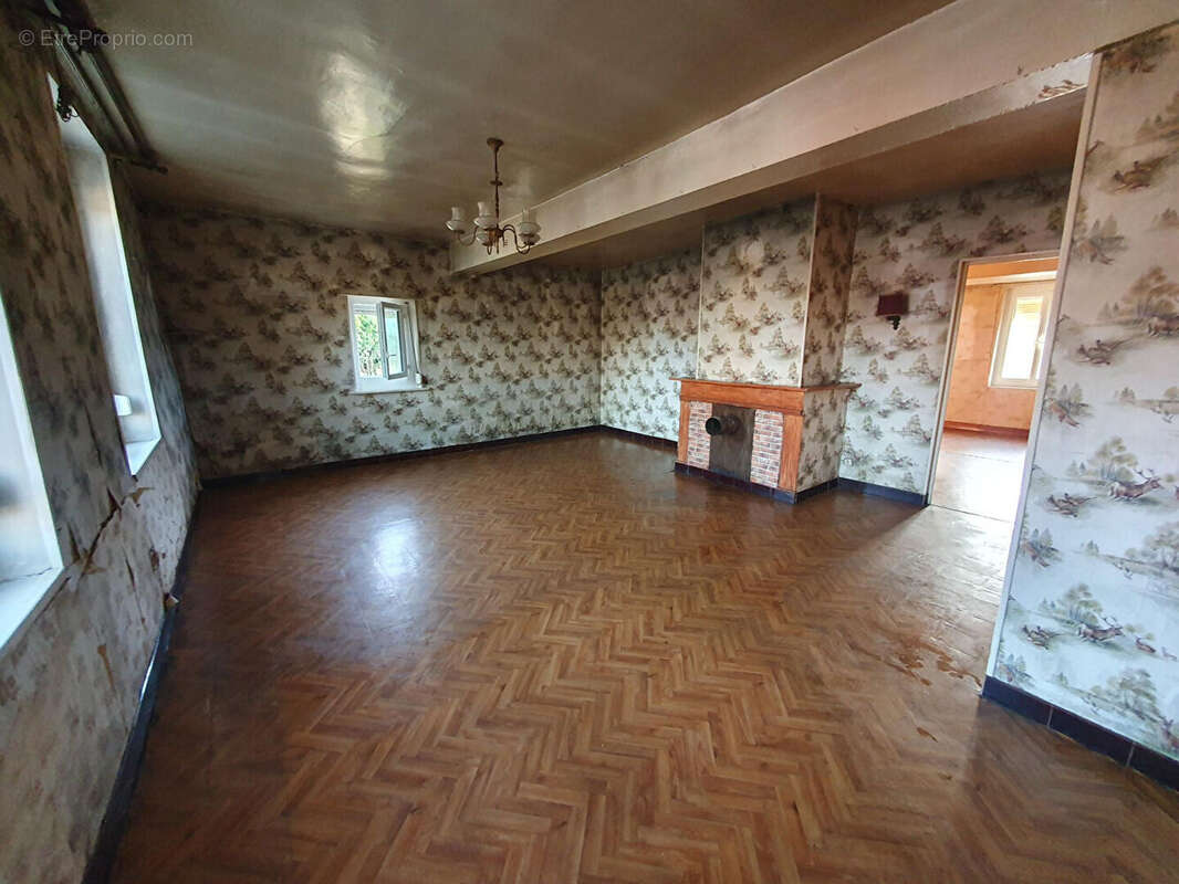 Maison à MONT-D&#039;ORIGNY