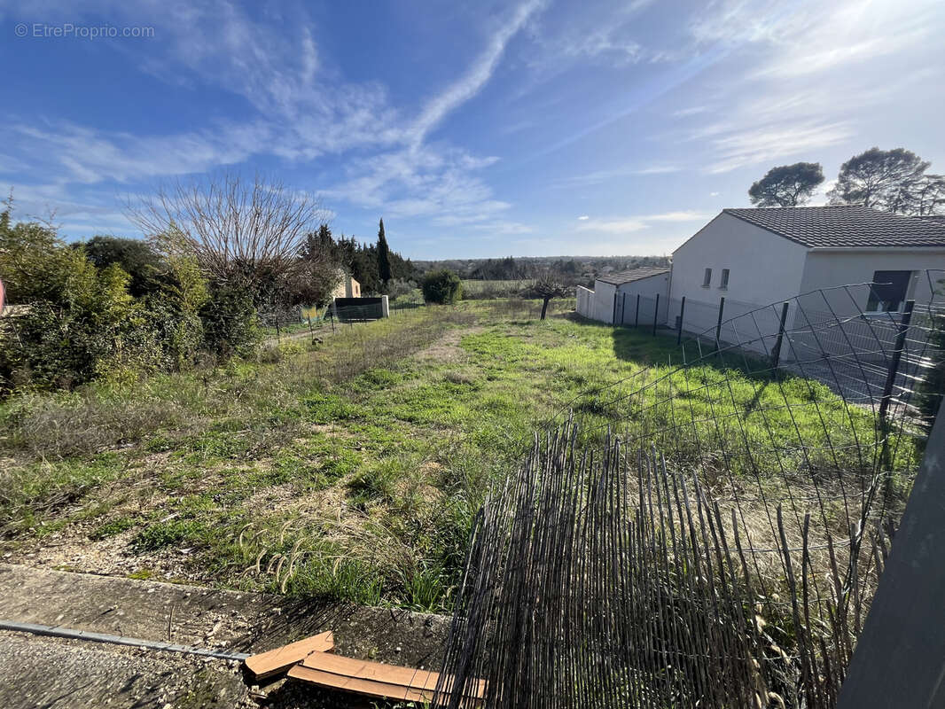 Terrain à MONTAREN-ET-SAINT-MEDIERS