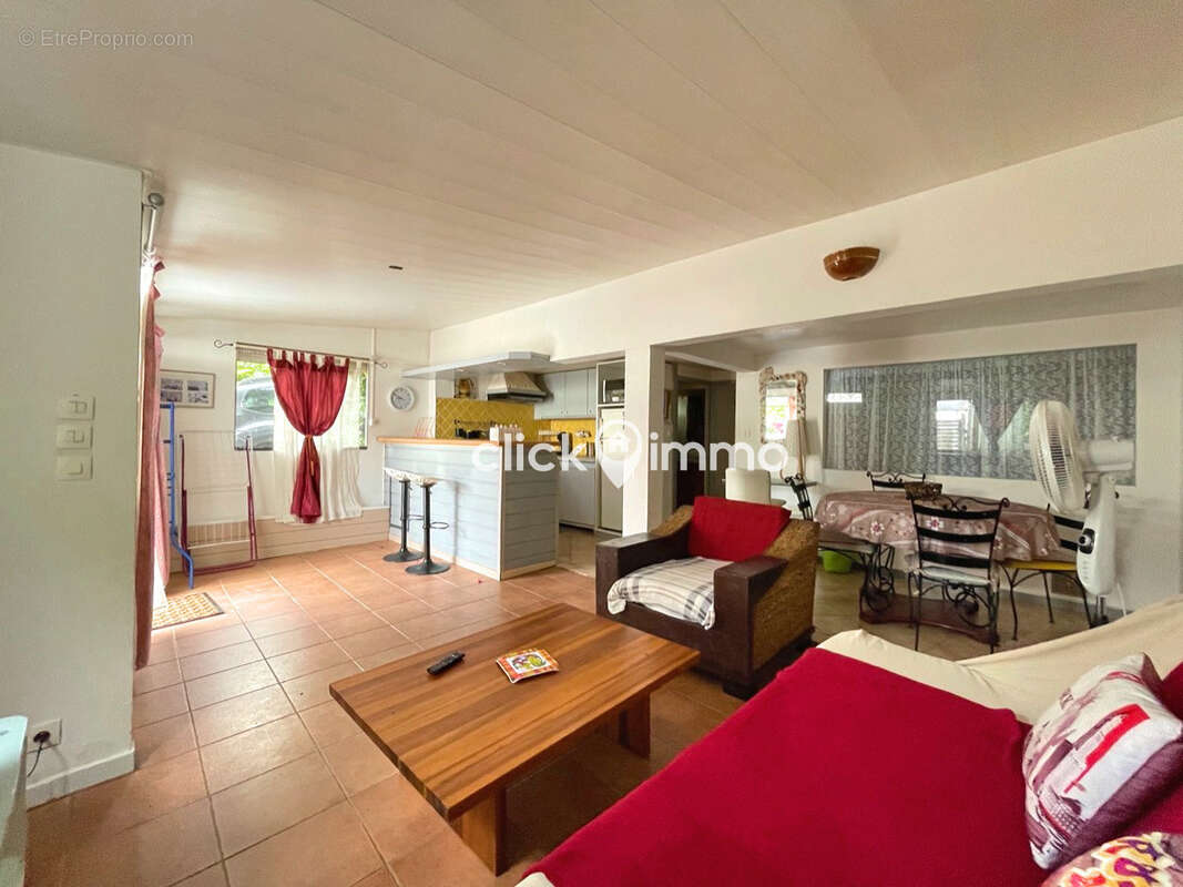 Maison à BAIE-MAHAULT