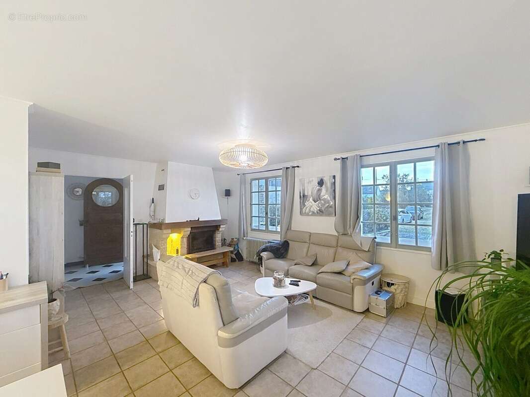 Maison à MONTLOUIS-SUR-LOIRE