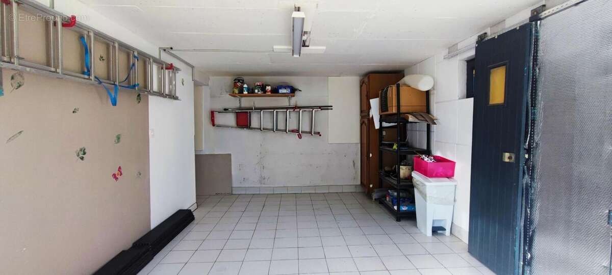 Maison à GREZIEU-LA-VARENNE