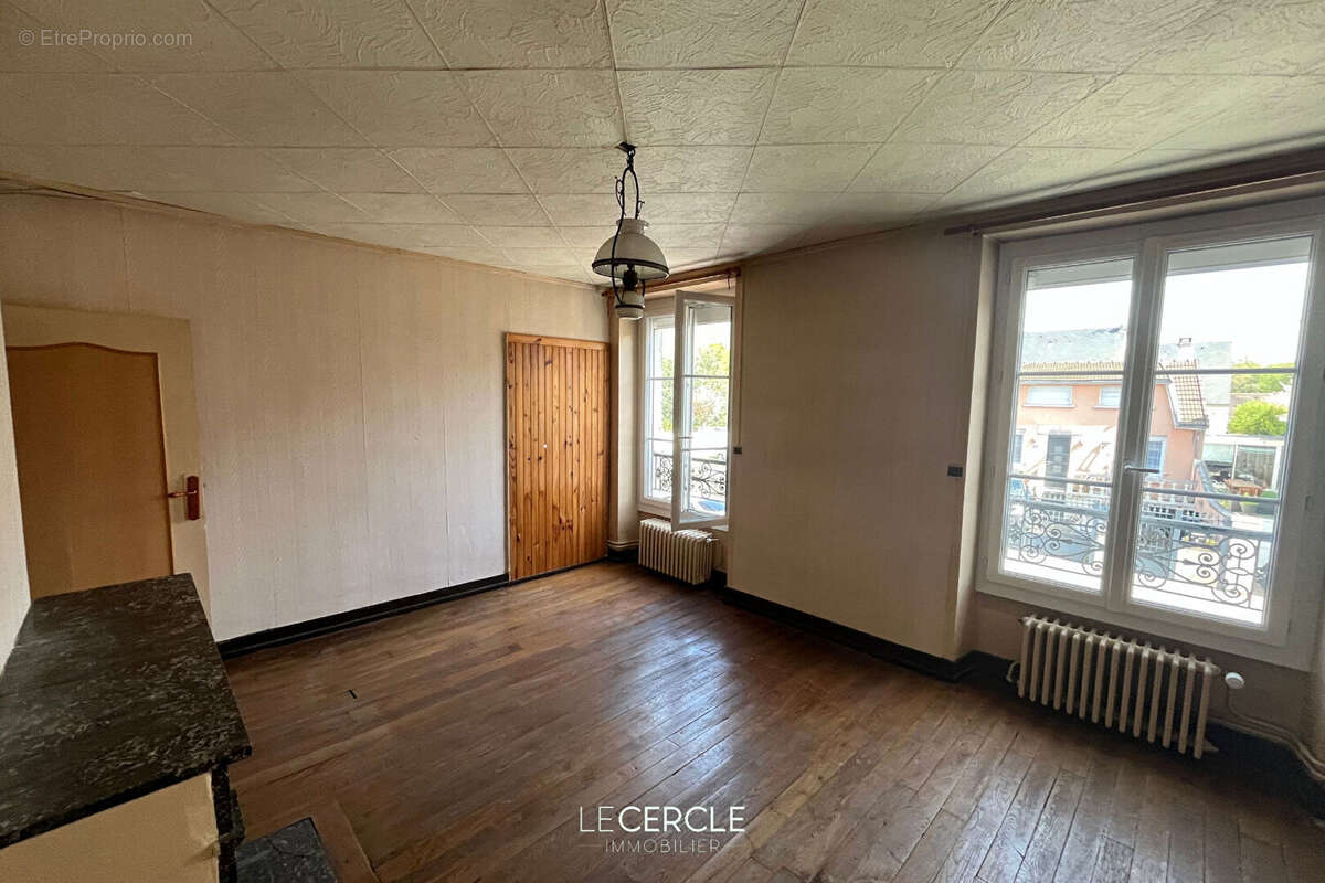 Maison à LA CHAPELLE-EN-SERVAL