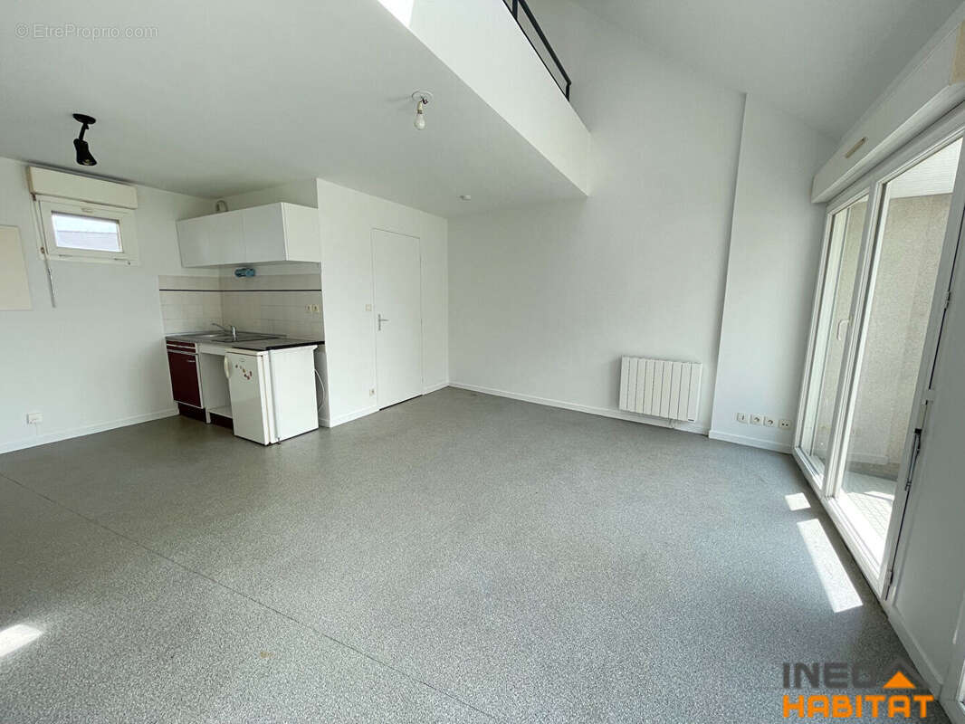 Appartement à LA MEZIERE