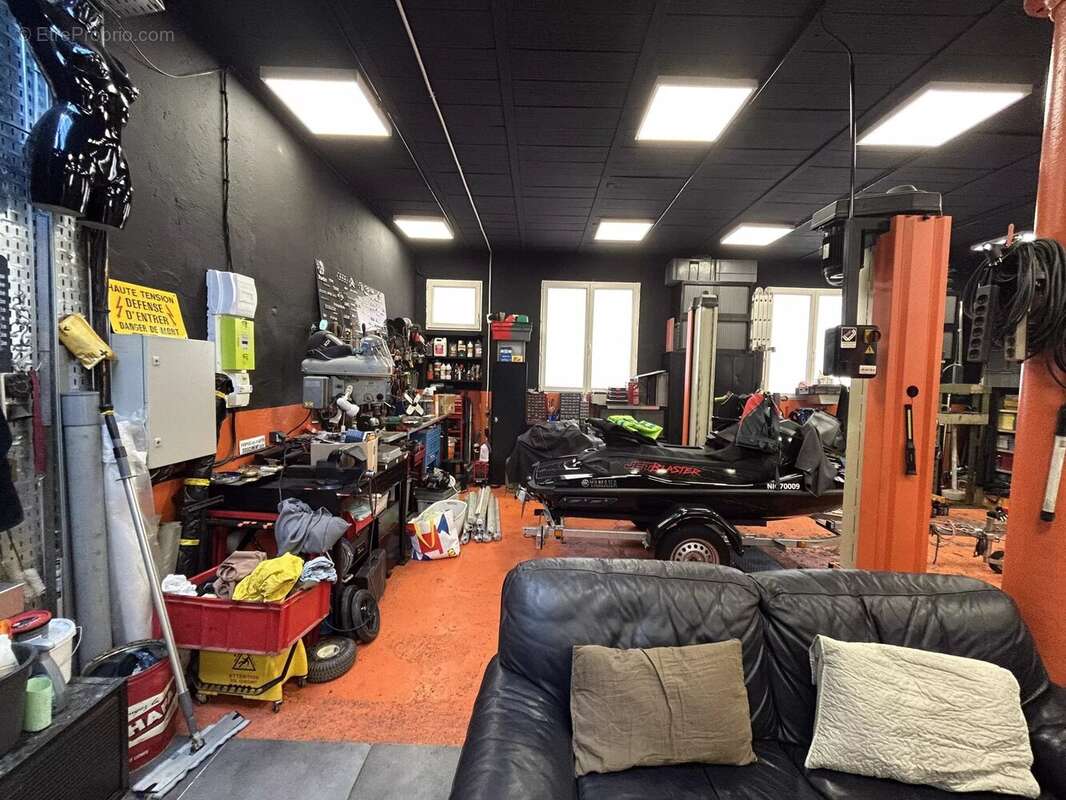 Commerce à VALLAURIS