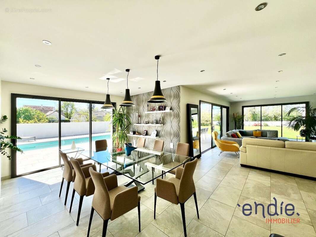 Maison à CHATELLERAULT