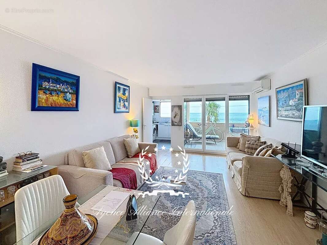2p-cannes la bocca-terrasse vue mer-piscine-parking-cave - photo 3