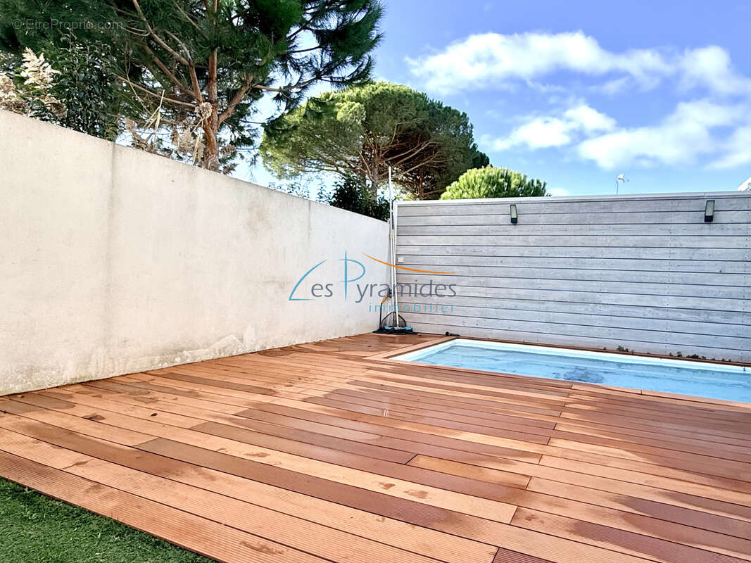 LA GRANDE MOTTE - Maison 4 pièces avec piscine - photo 2