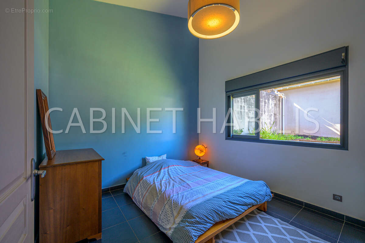 A vendre - villa de t6  de 248 m2 environ - le tampon - 728 000 € - photo 6