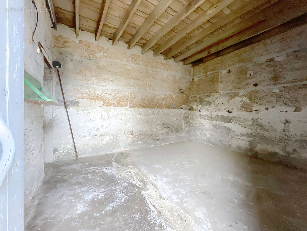 Maison à SAINT-GENIS-LAVAL