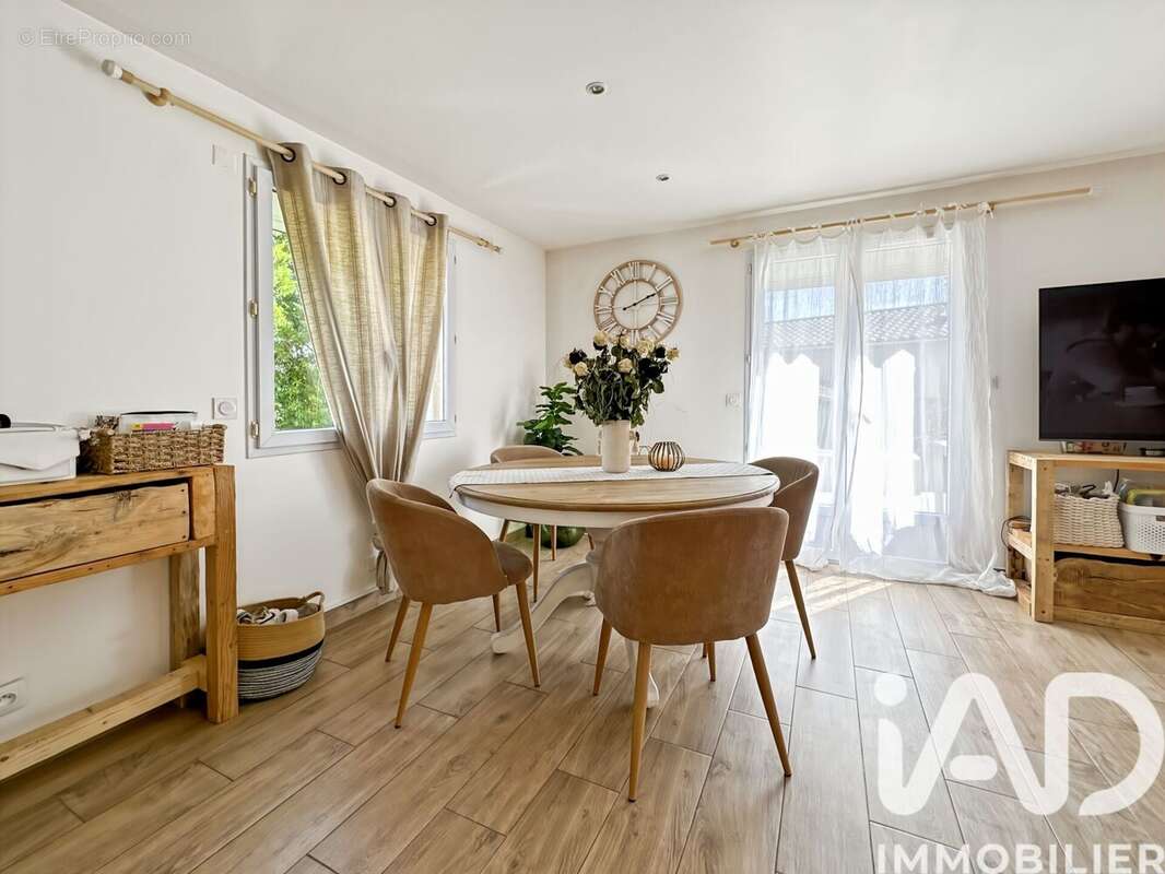Maison 89 m² à Brignon  - photo 9
