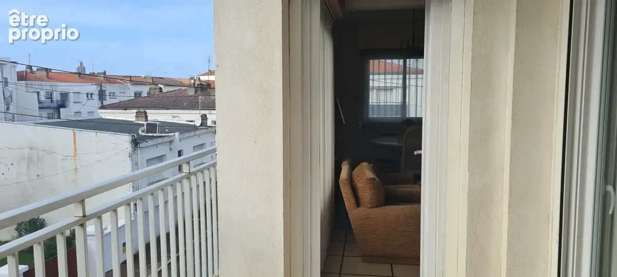 Dpt Charente Maritime (17), à vendre ROYAN appartement T3 avec garage, 100 m de la plage - photo 3