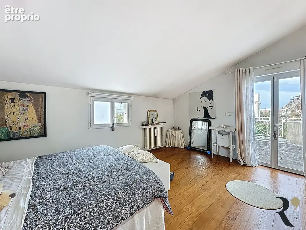 Toulouse, Cote Pavée / Maison T6 de charme 153 m² avec garage et jardin ! - photo 13