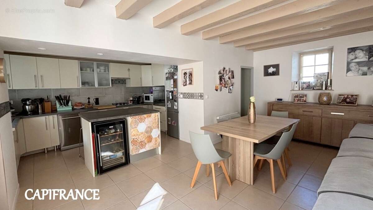 Maison charentaise en pierre - 120 m² habitables - 4 chambres + 1 bureau - TAILLEBOURG au coeur du village - photo 4