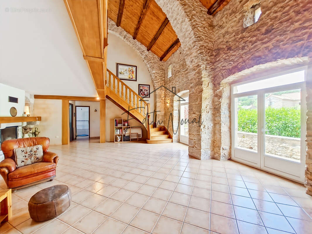 Entre Larzac et ailleurs: une ancienne grange aux accents d'évasion - photo 5