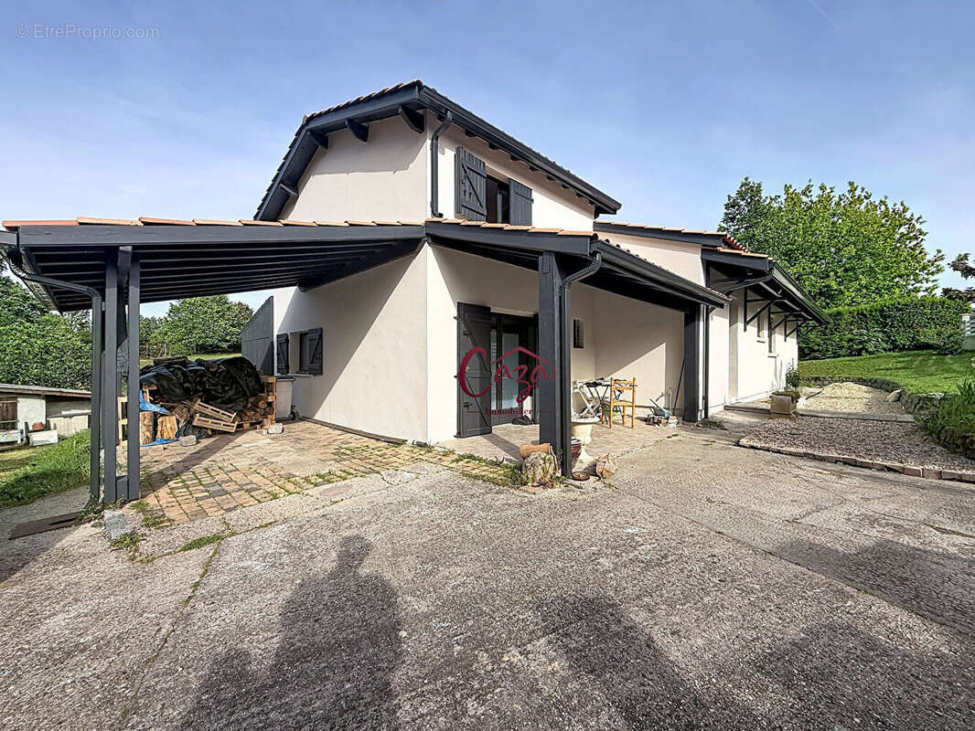 Maison à FARGUES-SAINT-HILAIRE