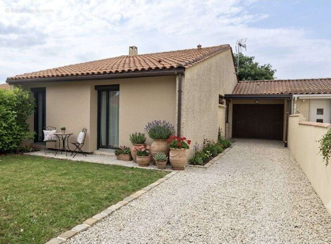 Maison à AMBARES-ET-LAGRAVE