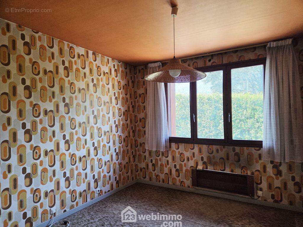 dont 2 avec placard. - Maison à GILLY-SUR-ISERE